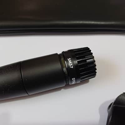 Shure SM57 Cardioid Dynamic Microphone - with zip case and mic clip image 7