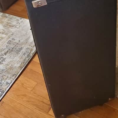 Fender BASSMAN 70  2-15" CABINET image 3