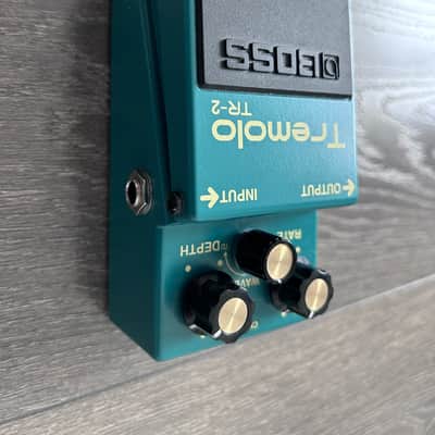 Boss TR-2 Tremolo (Silver Label) 1997 - Present - Green image 2