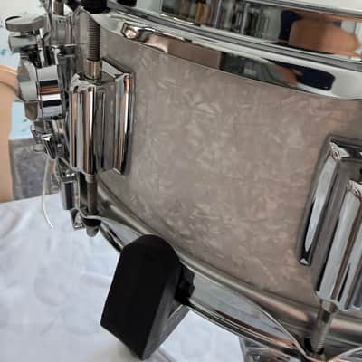 Rogers DynaSonic No. 36 Re-Issue White Marine Pearl Beavertail Snare Drum 2024 image 6