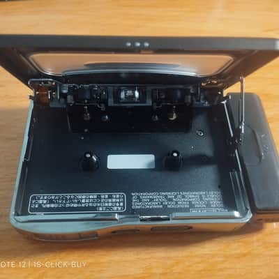 Sony WM RX 707 Black 1993 - Sony Walkman Cassette player WM RX 707 black working image 7