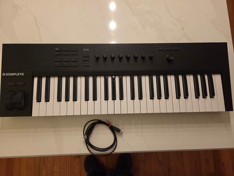Native Instruments Komplete Kontrol A49 2018 - Present - Black image 1