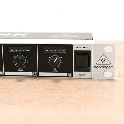 Behringer ULTRALINK DS2800 2-Input 8-Output Distribution Splitter CG013SC image 2