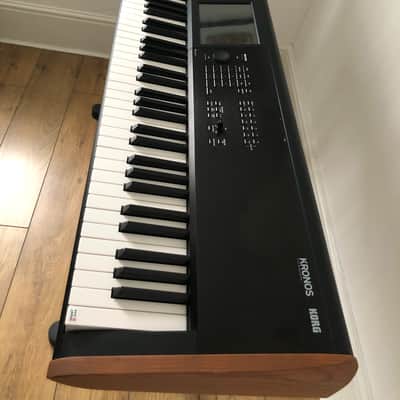 Korg KRONOS 2 88-Key Digital Synthesizer Workstation 2014 - Present - Black/Wood