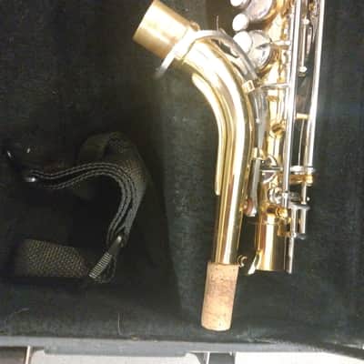 Vito (Yamaha YAS-23) Alto Saxophone with Accessories image 7