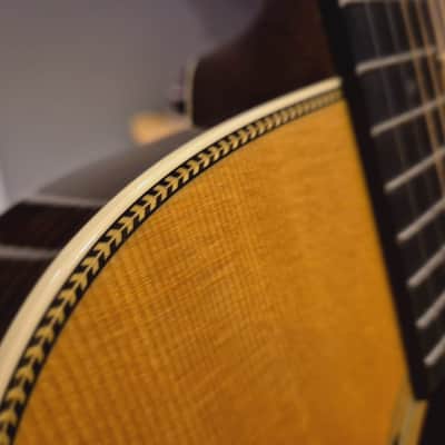 000-28 Standard Series | 000-28 | LEFT HANDED | Reimagined Sitka Spruce Top, East Indian Rosewood Back & Sides image 6