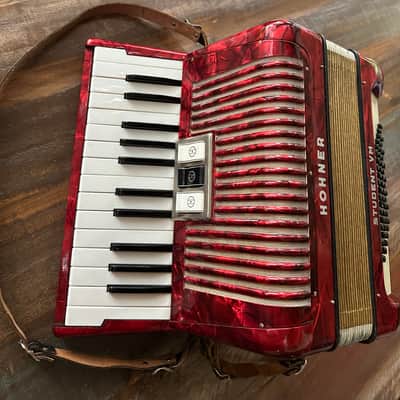 Vintage Hohner Student VM Accordion 48 Bass 26 Keys 1951-1955 - Red Pearl Oyster image 3