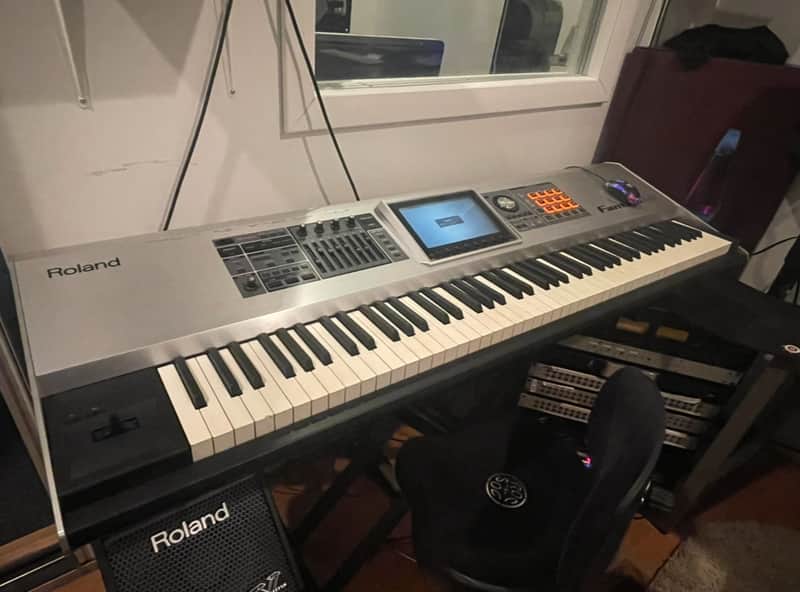 Roland Fantom-G8 88-Key Workstation Keyboard 2008 - 2012 - Silver image 1