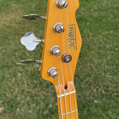St. Blues King Blues Bass Guitar - Gold Top image 4