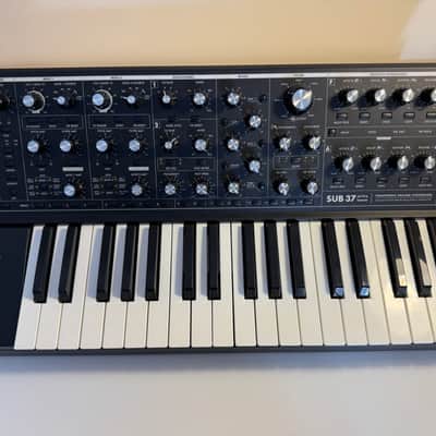 Moog Sub 37 Synthesiser Bob Moog Tribute Edition With Cover and Decksaver