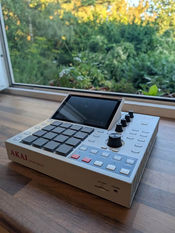 Unique Akai MPC One Retro Edition - With screen mod image 1