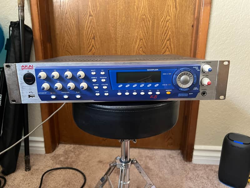 Akai Z8 Sampler 2002 - Silver image 1
