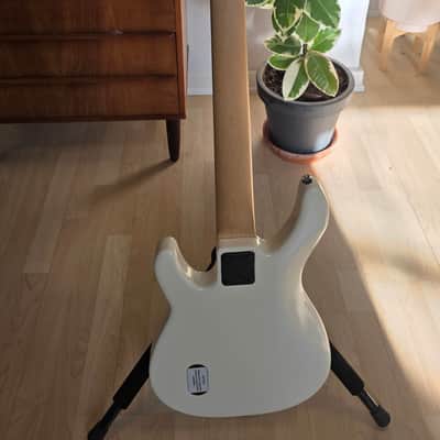 Peavey Forum 5 Bass USA CASE QUEEN Time Capsule - Pearl White 18V Active Humbuckers 34" scale American HH Jazz Rock Bass with Stingray Pickup config image 10