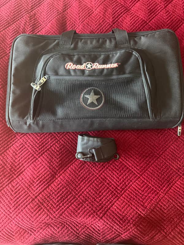 Road Runner CRZR-PB1 All-in-1 Pedal Board Gig Bag