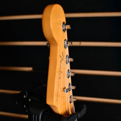 Fender American Ultra Stratocaster Left-Handed LH RW 2021 Arctic Pearl APL US210072828 7lb 15.9 oz image 8