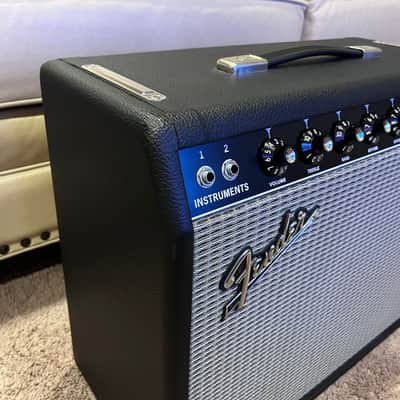 Fender '65 Princeton Reverb Reissue 12-Watt 1x10" Guitar Combo 2008 - Present - Black image 5