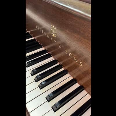 Steinway & Sons M - 5'7 Grand Piano | Great condition image 5