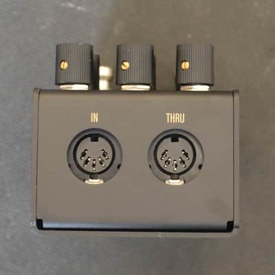 Walrus Audio MAKO Series: R1 High-Fidelity Stereo Reverb image 2