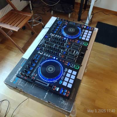 Denon MC7000 DJ controller image 4