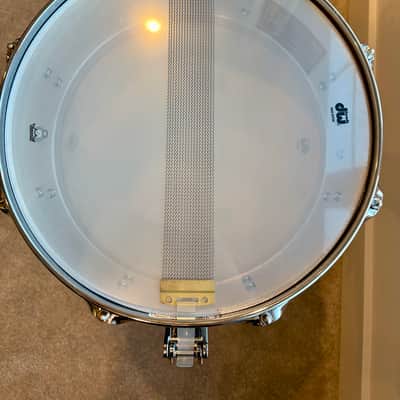 DW Collector's Series Aluminum 5.5x13" Snare Drum 2010 - 2020 - Wrinkled Aluminum with Chrome Hardware image 4