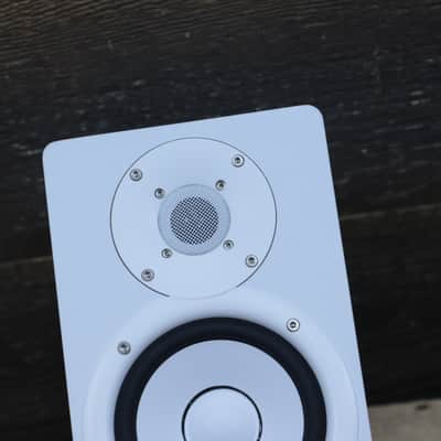 Yamaha HS5 Powered Studio Monitor 2-Way Bi-Amp 5" Studio Monitor White w/Box image 15