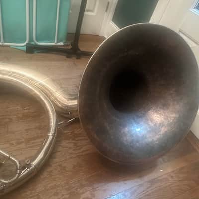 King 2350 BBb Sousaphone with detachable cluster, includes case. image 11