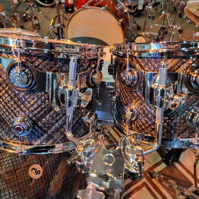 DW Collector's Series 4-PC Shell Pack - Grey Crystal w/ Chrome Hardware image 4