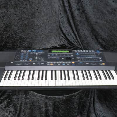 Roland E-70 61-Key Intelligent Synthesizer
