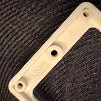 Gibson Custom Shop OEM 1959 M-69 Butyrate Humbucker Pickup Rings 1957-1960 - Vintage Bone White with Aged Screws image 4