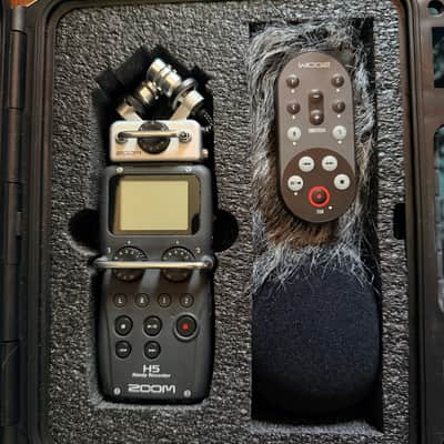 Zoom H5 Handy Recorder Complete Bundle - w/ XY Capsule, Remote, Foam + Fuzzy Windscreens + SKB Case image 2