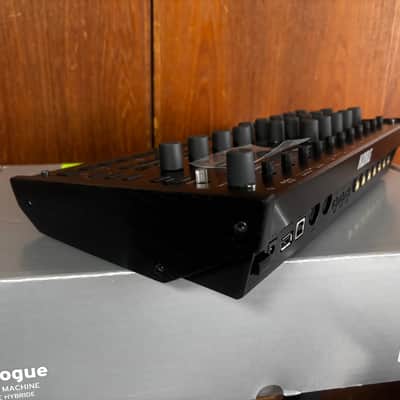 Korg Drumlogue Hybrid Drum Machine w/ box image 5