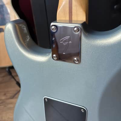 Fender Player Stratocaster HSH with Pau Ferro Fretboard 2019 - 2024 - Silver image 8