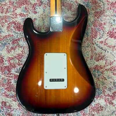 Squier Classic Vibe '70s Stratocaster HSS 2011 - 3-Tone Sunburst image 15