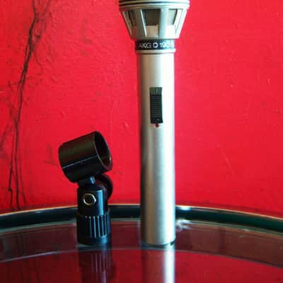 Vintage 1980's AKG D190ES dynamic cardioid microphone w clip & case Low Z 200 OHMS D1000E image 12