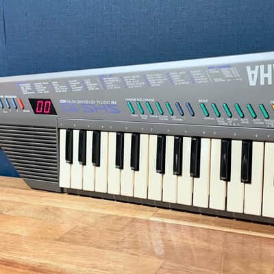 Yamaha SHS-10 Keytar - Gray w/ Power Supply