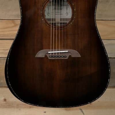 Alvarez Masterworks MDA77CEARSHB Acoustic/Electric Guitar Shadowburst w/ Case image 2
