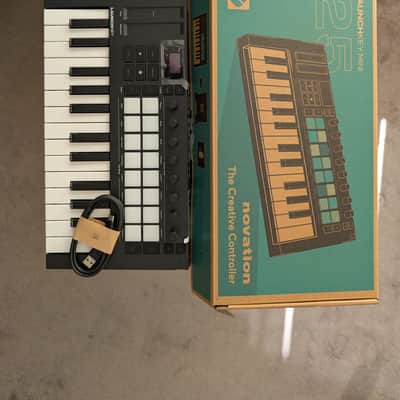 Novation Launchkey Mini 25 MKIV MIDI Keyboard Controller 2024 - Present - Black image 9