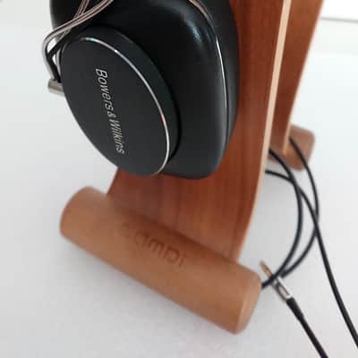 Bowers & Wilkins P7 - Black / Stainless Steel image 2
