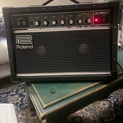 Roland JC-22 Jazz Chorus 2-Channel 30-Watt 2x6.5" Guitar Combo 2016 - Present - Black image 7