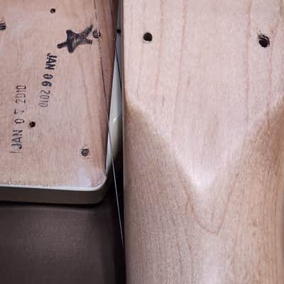 G&L Legacy USA 2010 - Vintage White image 11