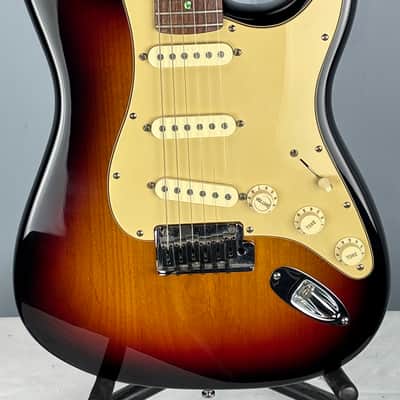 Fender Stratocaster - Made in USA - 2005 - Tobacco Burst - Mint Condition! image 2