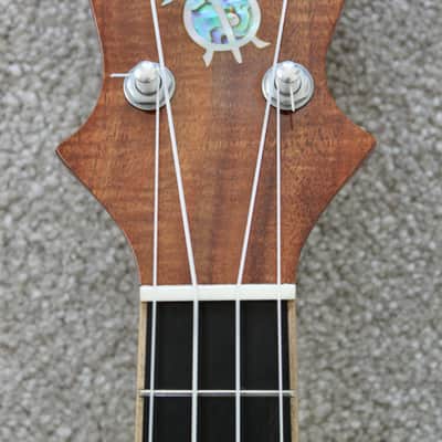 Big Island Ukulele Company K5A-CTU Artist Series 5A Curly Koa Concert Ukulele W / Carrying Case image 12