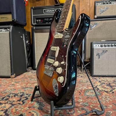Immagine Fender American Professional II Stratocaster HSS with Rosewood Fretboard 2022 - 3-Color Sunburst - 4