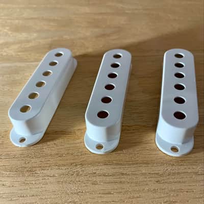 Single Coil Pickup Covers (3) White (52.5mm) for Electric Guitars image 4