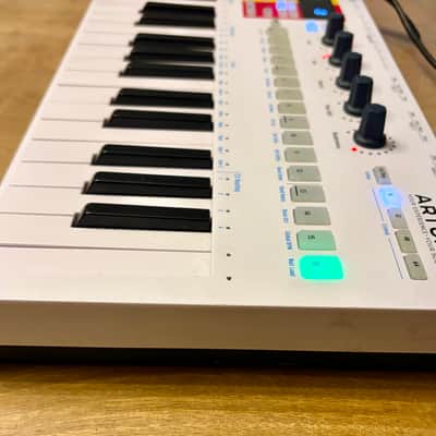 Arturia KeyStep Pro 37-Key MIDI Controller 2020 - Present - White image 4