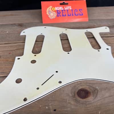 Real Life Relics Genuine Fender®  Parchment Stratocaster® Pickguard 11 Hole 3 Ply 0991374000   [PGQ5] image 2