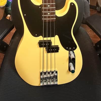 Fender Mike Dirnt Artist Series Signature Precision Bass 2004 - 2014 - Vintage White image 9