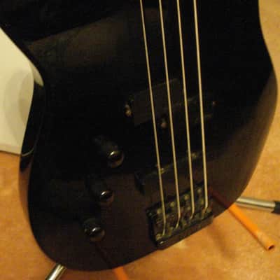 Jackson Charvel 80s LEFTY Vintage Concert 4 String Bass Guitar w/Hard Shell Case image 4