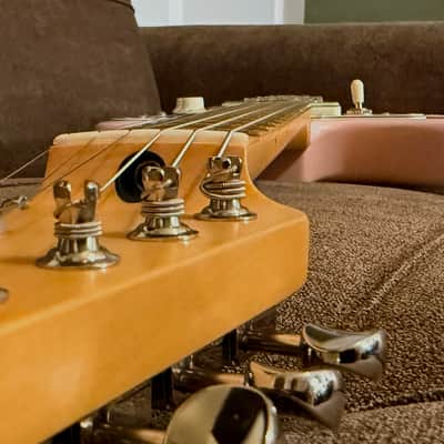 Fender MIJ Junior Collection Jazzmaster with Fender Gigbag - 2025 Model in Satin Shell Pink image 21