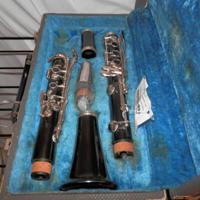 Bundy Resonite Bb Student Clarinet with case and mouthpiece Recently Serviced image 3